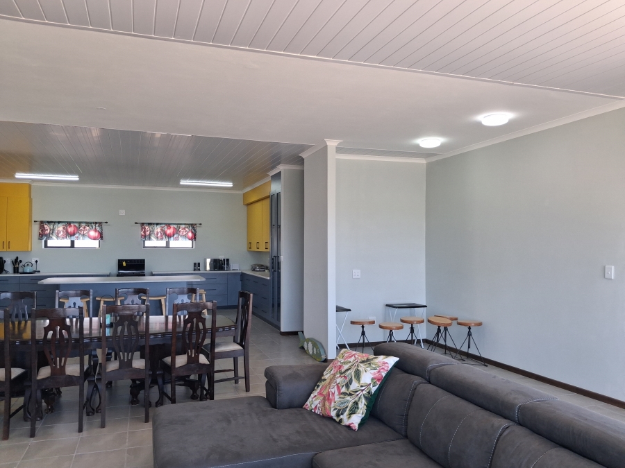 5 Bedroom Property for Sale in Stilbaai Oos Western Cape